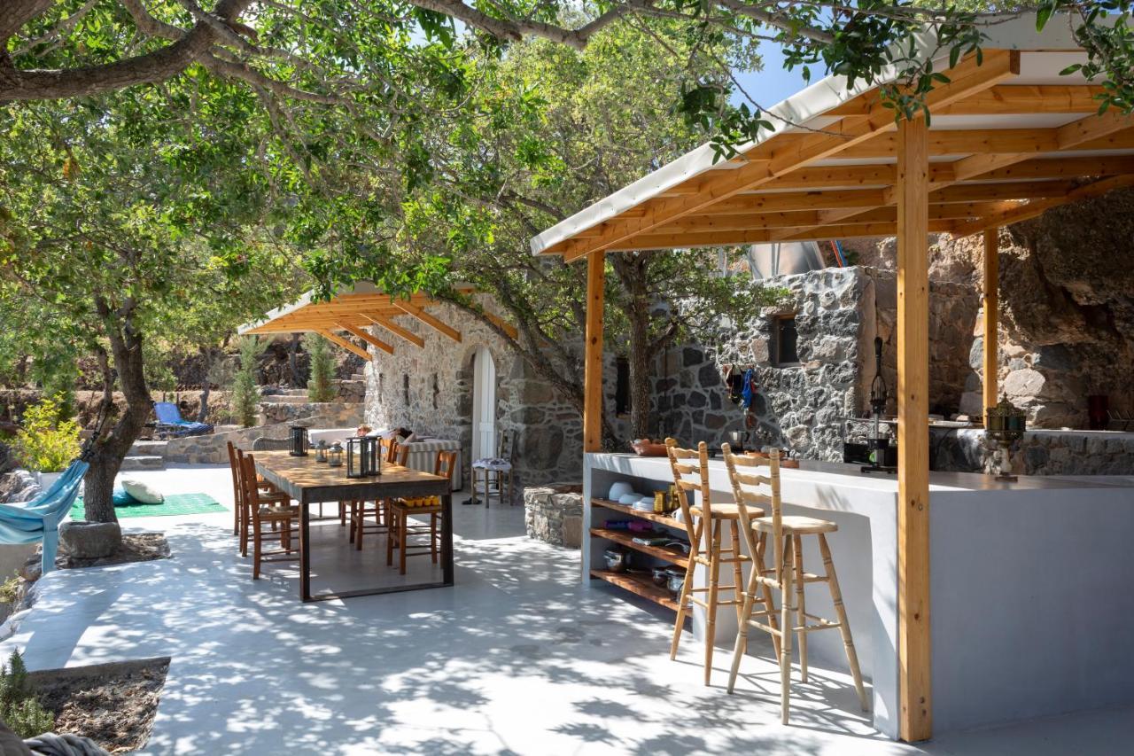 My Old Stone House In A 2 000 Sqm Private Garden With Fab Glamping Tent Mandrákion Exteriör bild