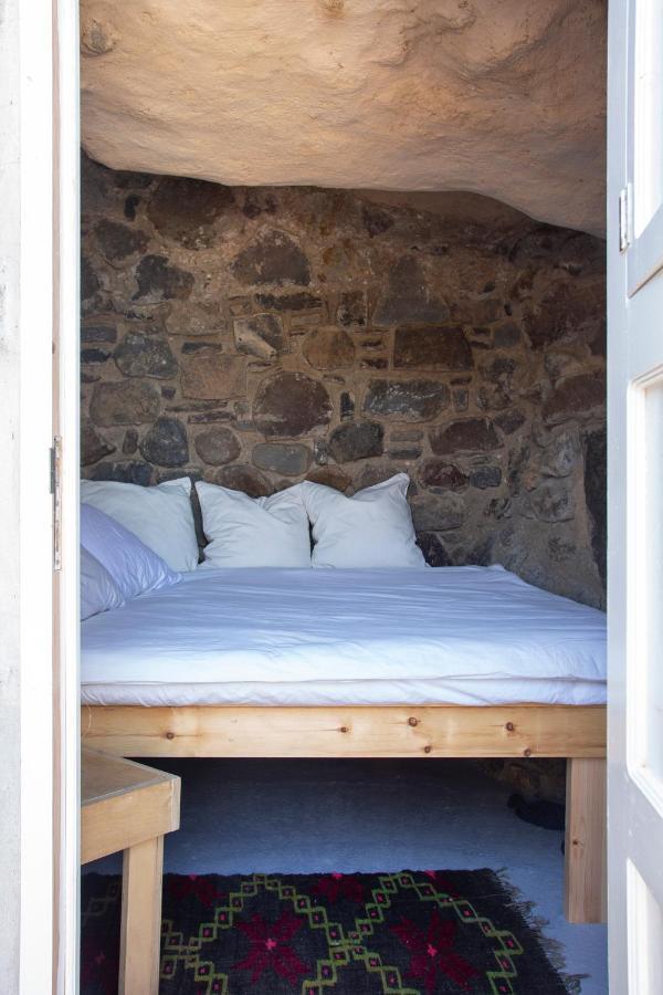 My Old Stone House In A 2 000 Sqm Private Garden With Fab Glamping Tent Mandrákion Exteriör bild