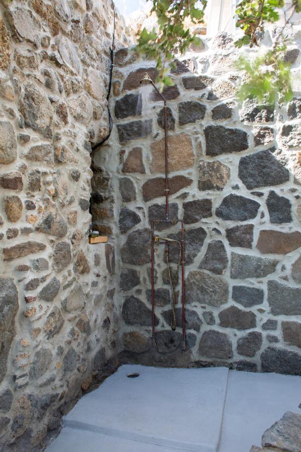 My Old Stone House In A 2 000 Sqm Private Garden With Fab Glamping Tent Mandrákion Exteriör bild