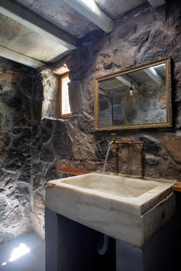 My Old Stone House In A 2 000 Sqm Private Garden With Fab Glamping Tent Mandrákion Exteriör bild